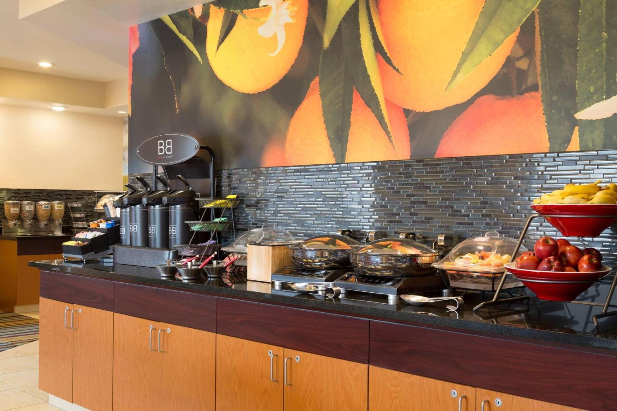 Fairfield Inn & Suites Bismarck South Exteriör bild