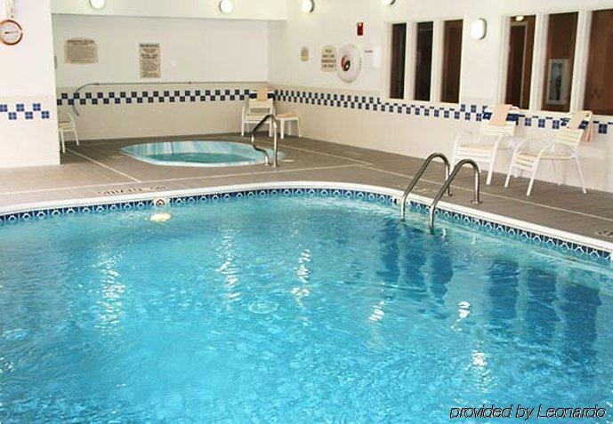 Fairfield Inn & Suites Bismarck South Exteriör bild